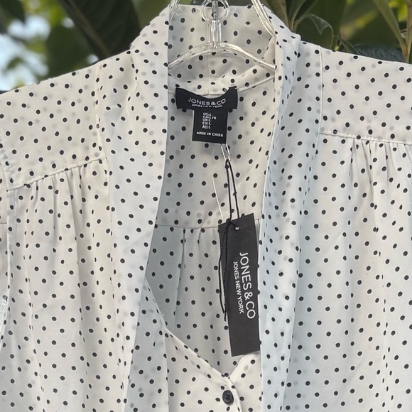 Jones New York Sleeveless Polka Dot Button Front Tie Collar Blouse Size Large - Picture 5 of 6
